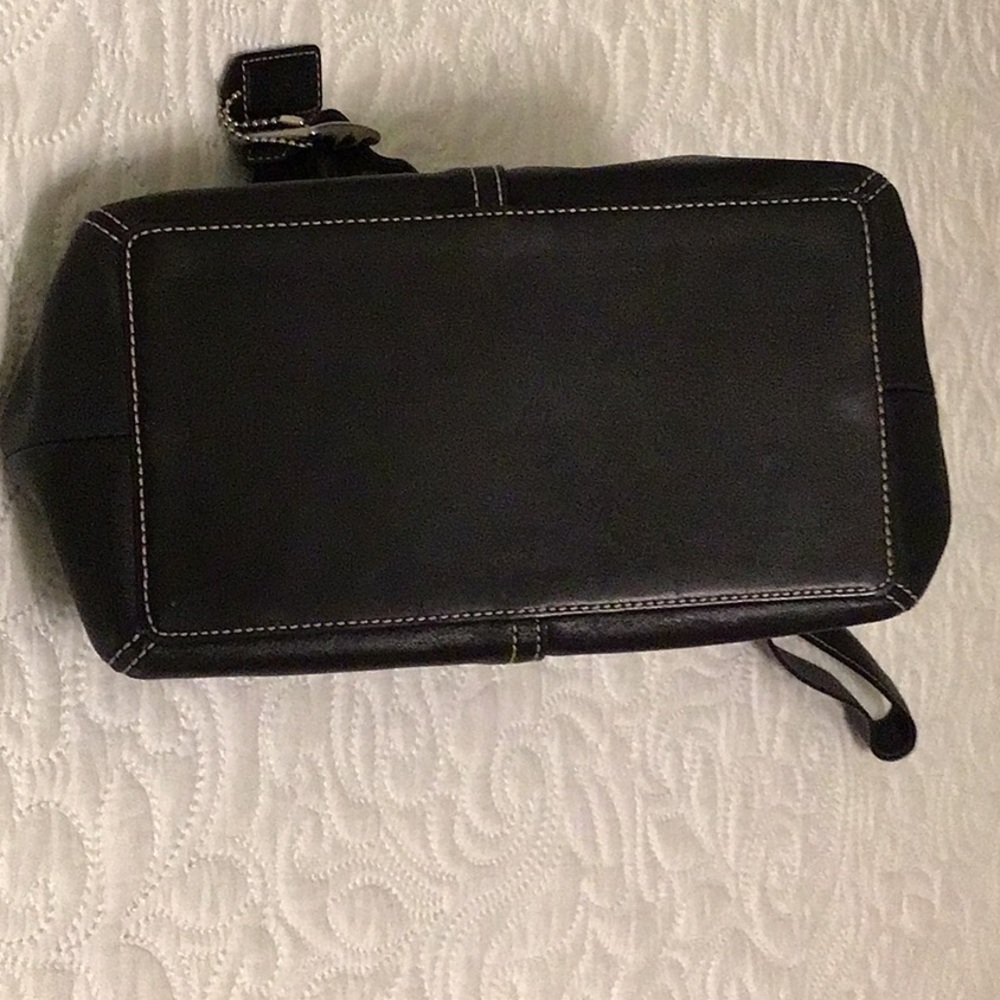 Woman’s black bag - Picture 5 of 7